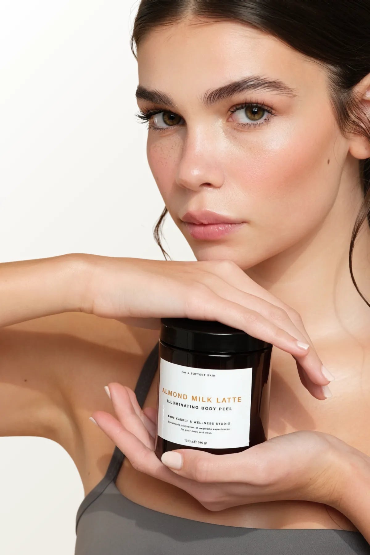 Almond Milk Latte Aydınlatıcı Body Peeling & Scrub | Illuminating Body Peel